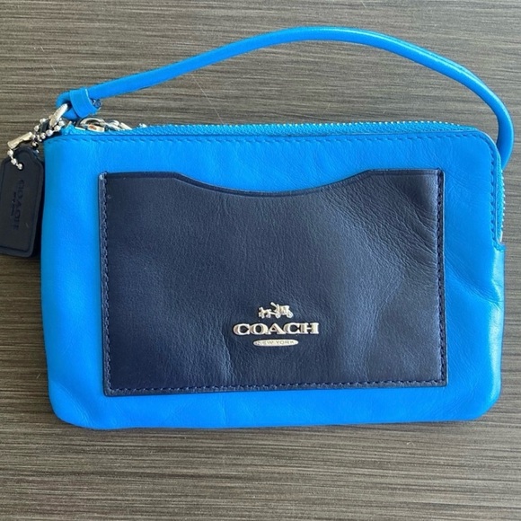 Coach Color block Wristlet -EUC - Picture 1 of 6